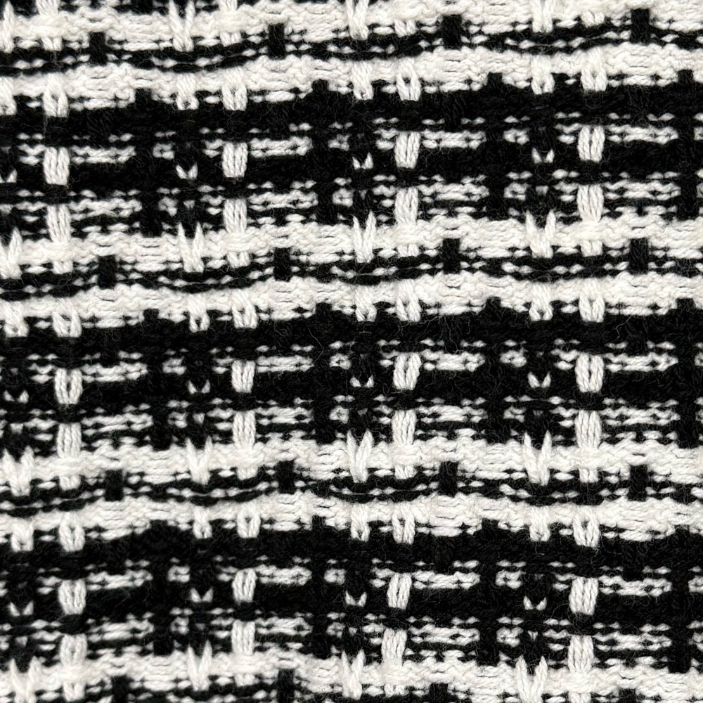 Fashion Size Small Black and White Sleeveless Sweater Vest - Picture 3 of 9